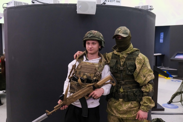 В Волгограде проводили на службу подписавших контракт с Беспилотными войсками студентов